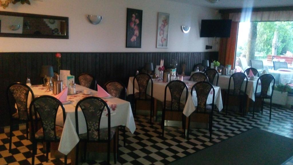 塔塔 Monika Panzio酒店 外观 照片
